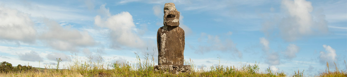 Ahu Huri A Urenga — the Astronomer moai at solstice alignment